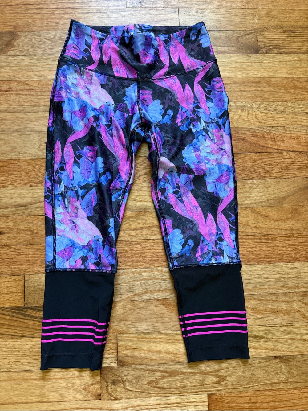 Mondetta Women’s Black Capri Leggings with Purple & Pink Floral Print